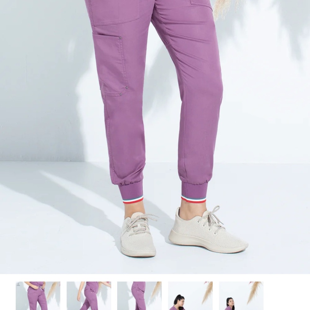 Petite small Mediclo scrubs in MAUVE
